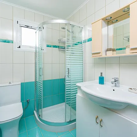 Villa Rosa 3 Bedroom With Sea View Tragaki