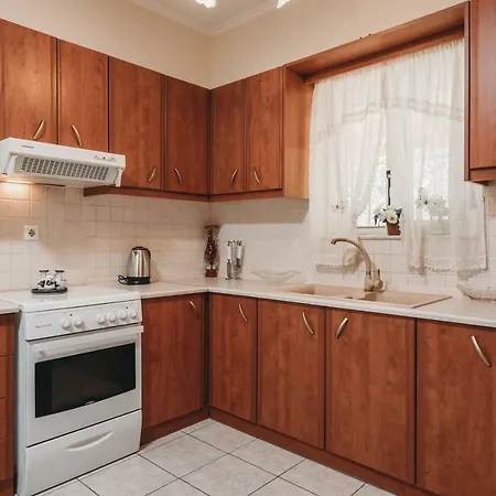 Rosa 3 Bedroom With Sea View Tragaki