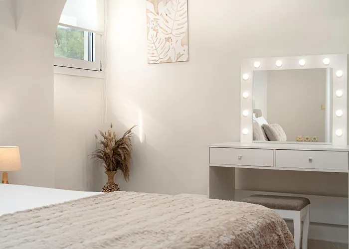 Rosa 3 Bedroom With Sea View Tragaki