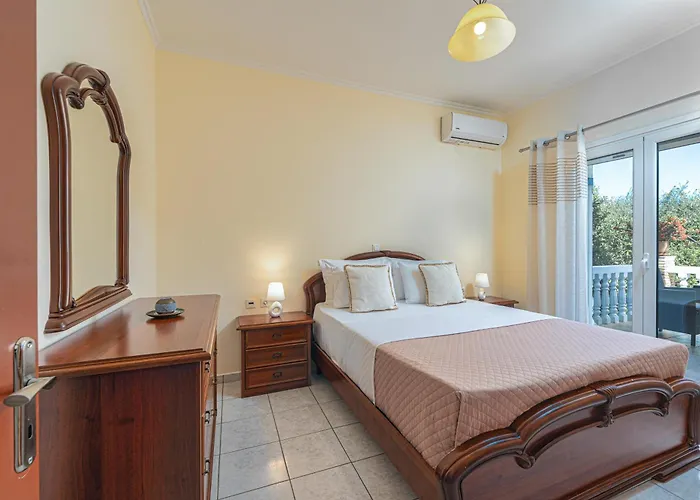 Rosa 3 Bedroom With Sea View Villa