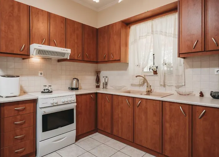 Rosa 3 Bedroom With Sea View Tragaki
