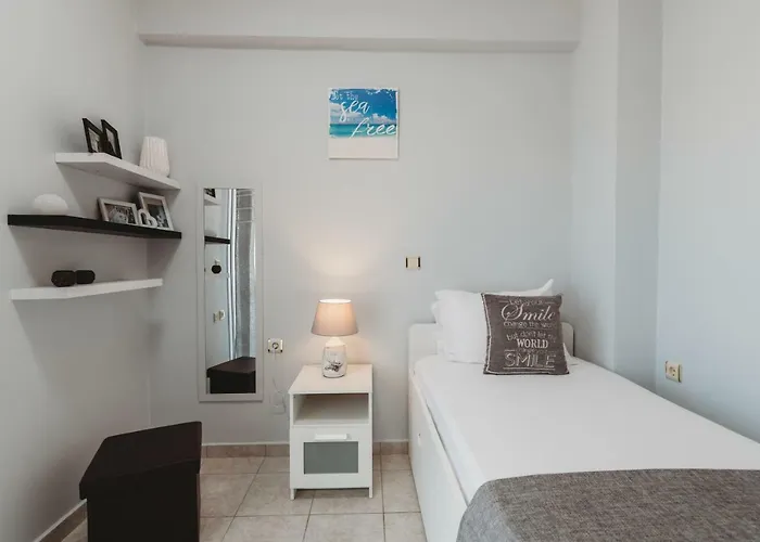 Rosa 3 Bedroom With Sea View Villa *
